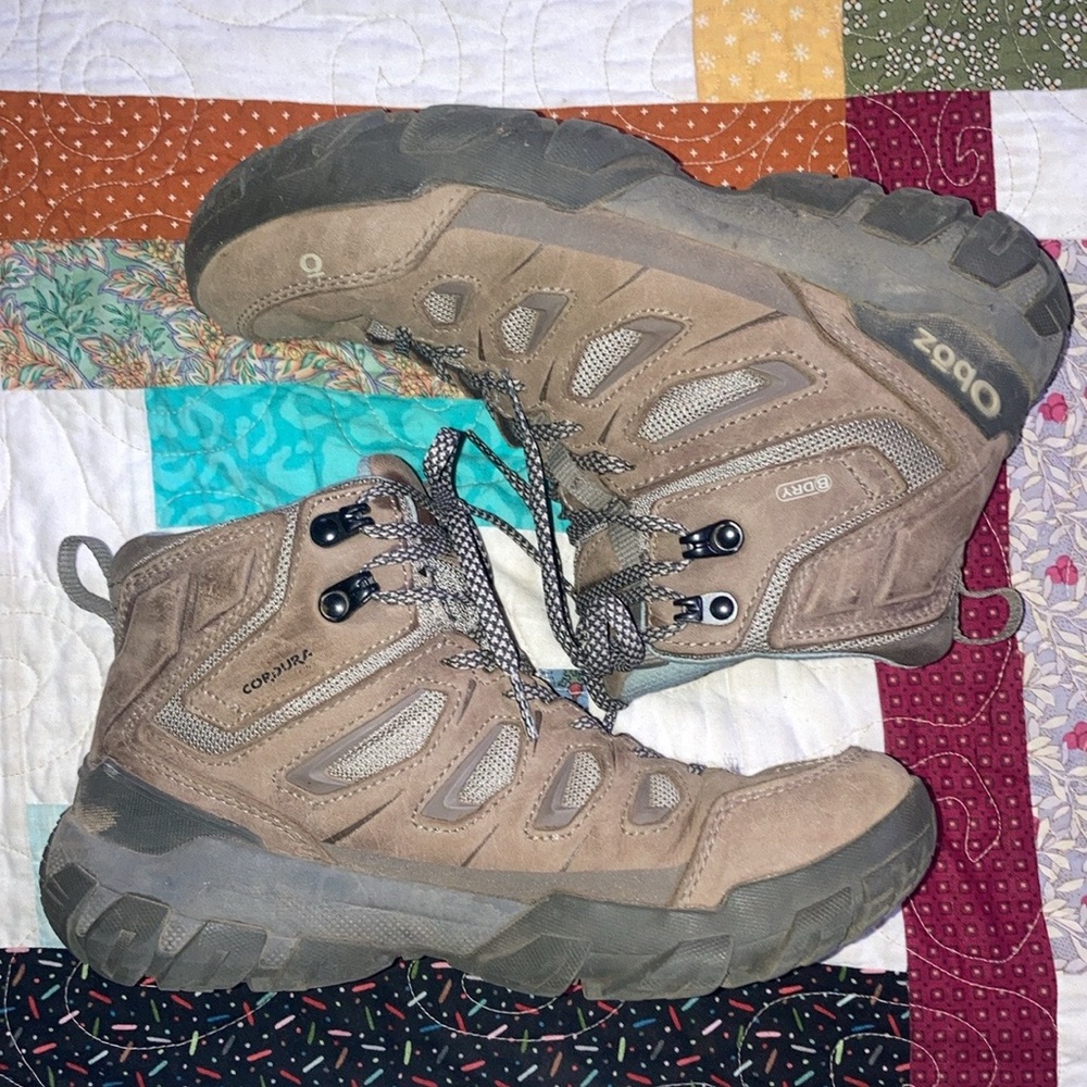 Sawtooth X Mid Waterproof Hiking Boots - Women's. Size 7.5 in color Rockfall.